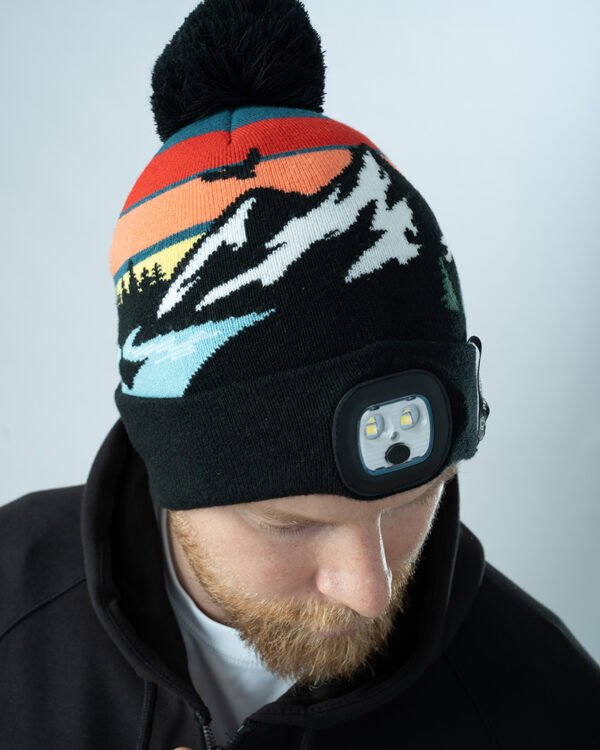 SANCTUARY "ADVENTURER" KNIT BEANIE WITH FLASHLIGHT