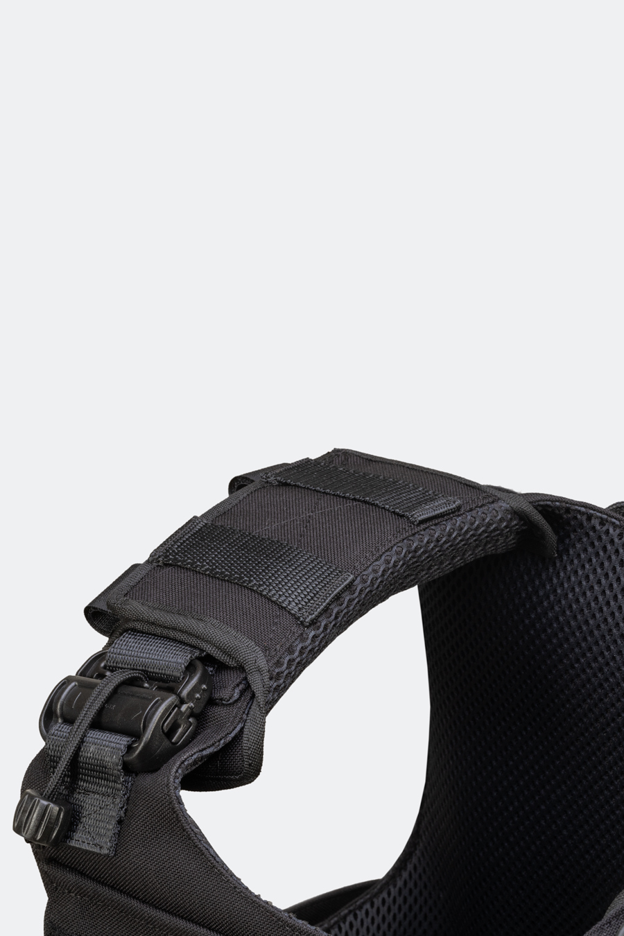 ANORAK_Carriers_Tactical-QR-I_Black_buckle-shoulder-right Αλεξίσφαιρο γιλέκο Rhodium® Tactical QR I